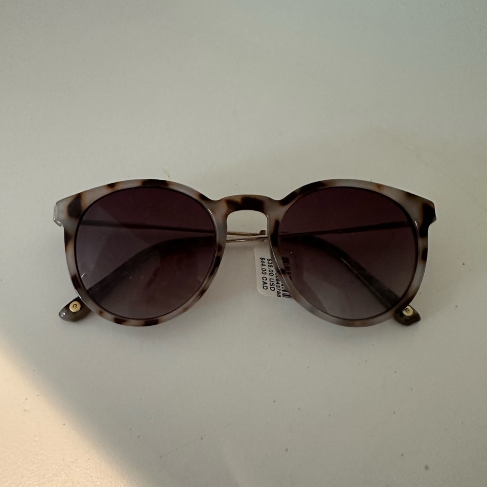 NWT Stylish Tortoise Shell Sunglasses by Anthropologie